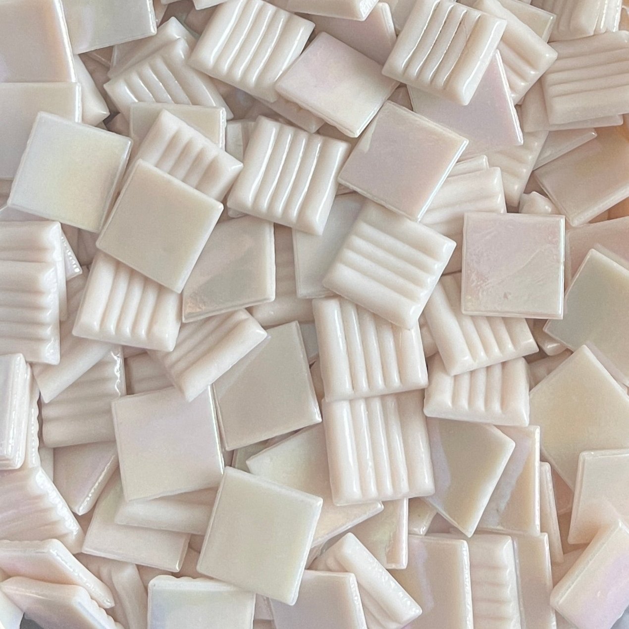 Iridescent 20mm - Vitreous Tiles IVORY