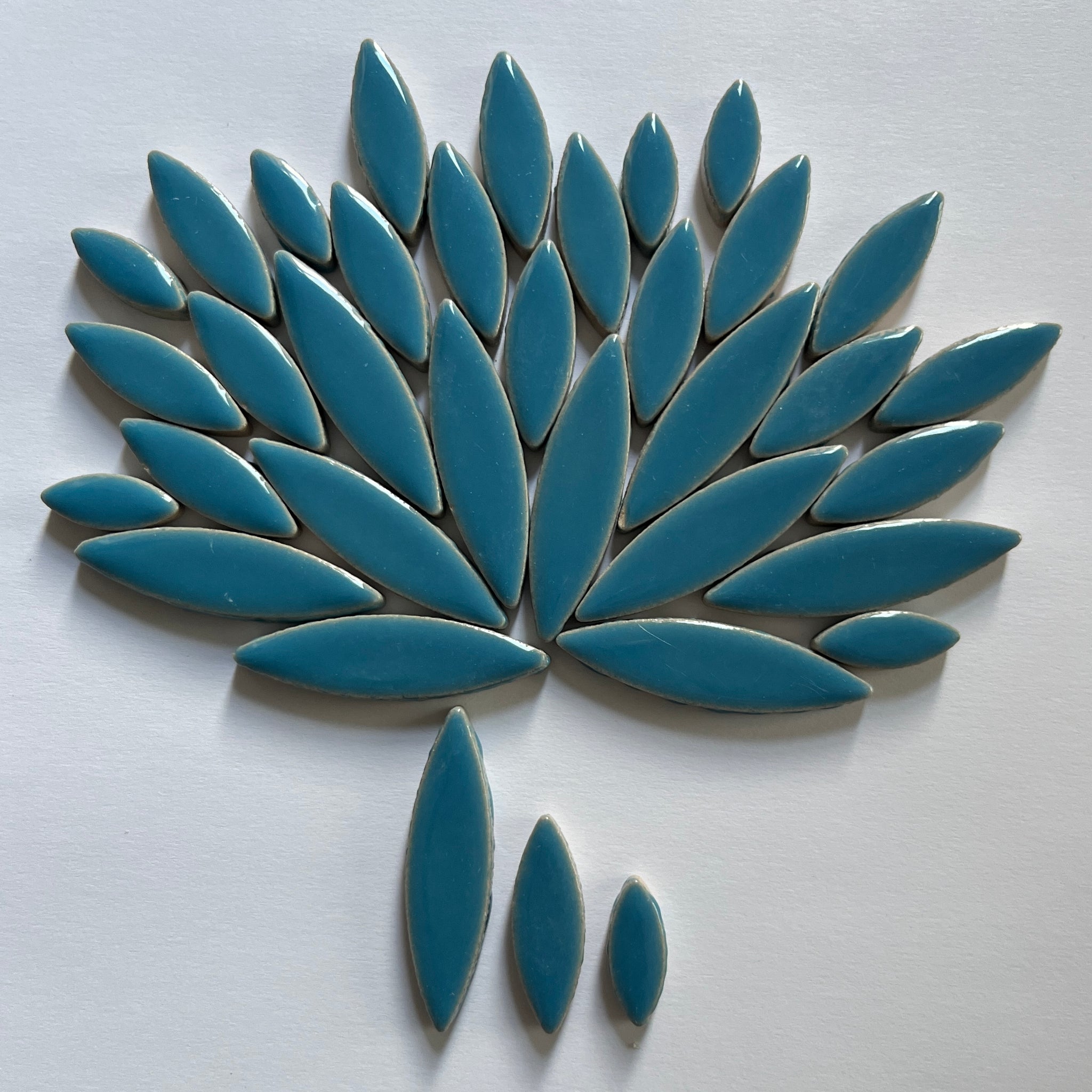 Pétalos de Cerámica - Azul - 100 grs