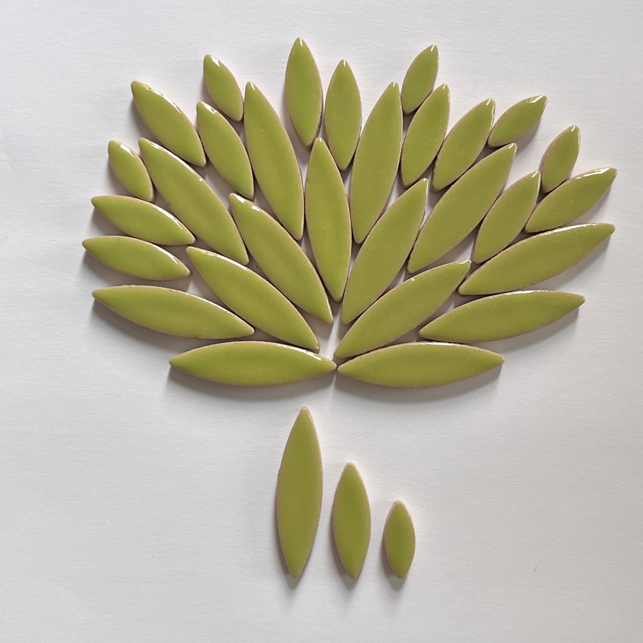 Pétalos de Cerámica - Verde Claro - 100 grs