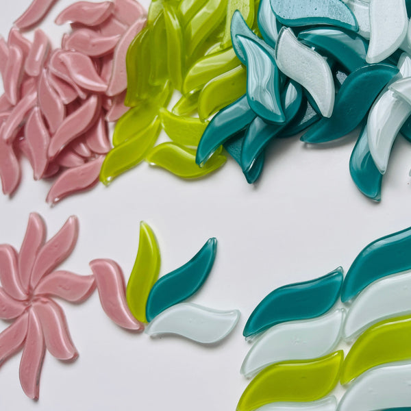 Wavy Glass Petals/Leaves - Large - set of 8