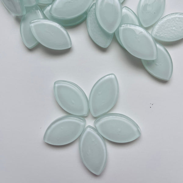 Small Leaves / Petals - set of 10