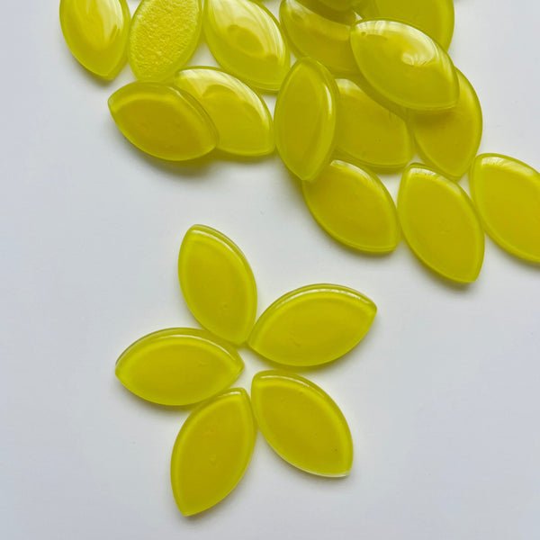 Small Leaves / Petals - set of 10