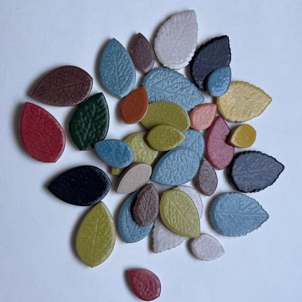 Ceramic Leaves 4 oz MIX