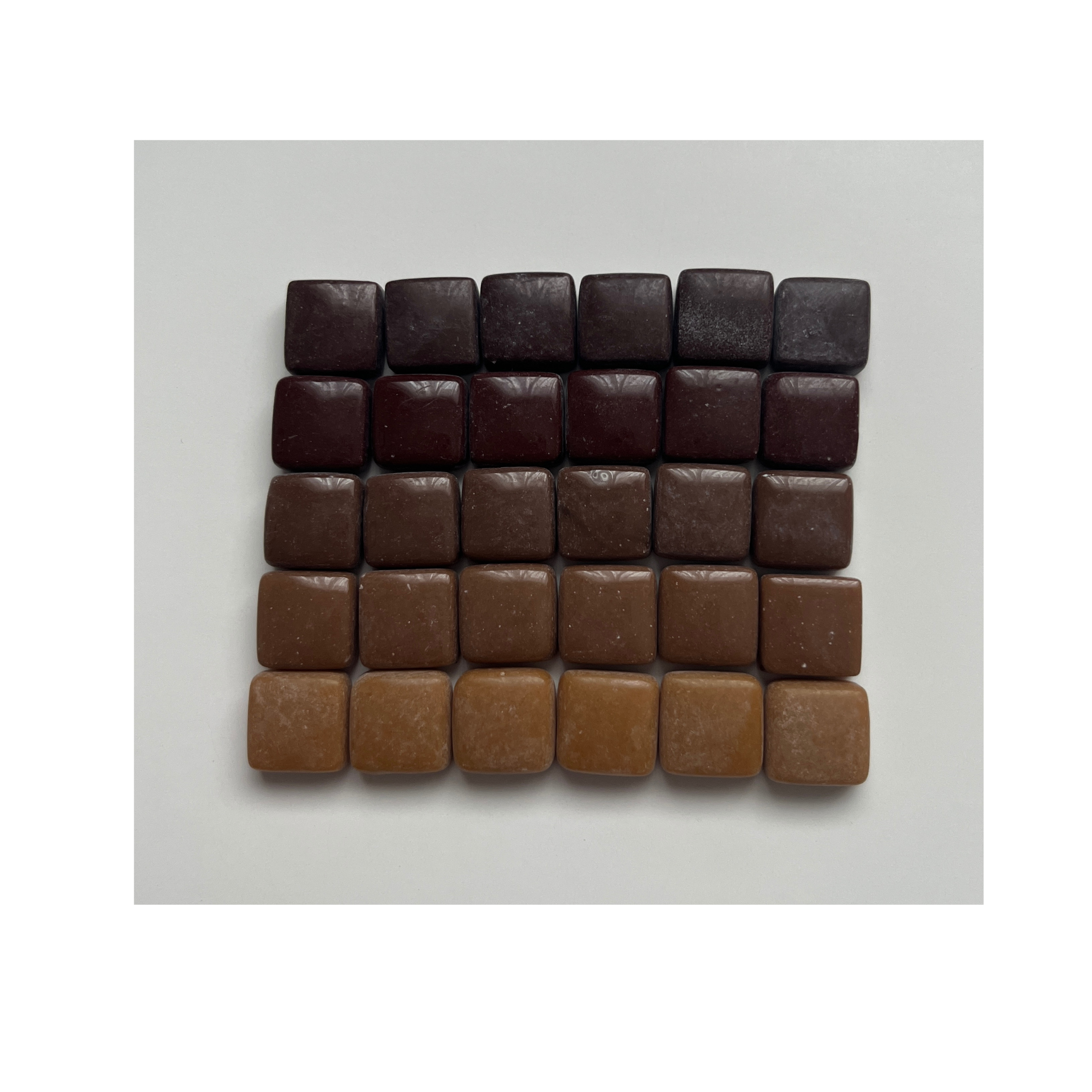 Vivid 12x12 mm Squares Chocolate
