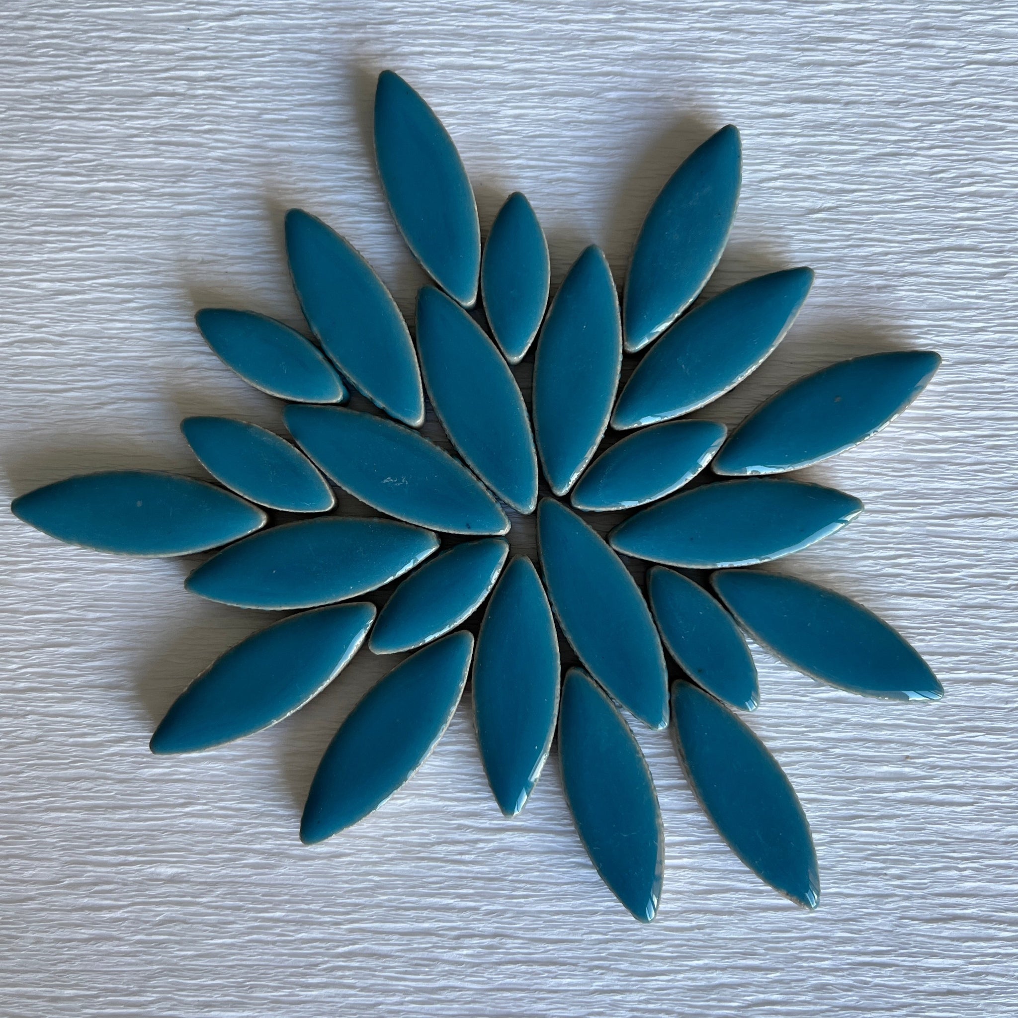 Pétalos y hojas de cerámica para mosaicos - Mezcla azul